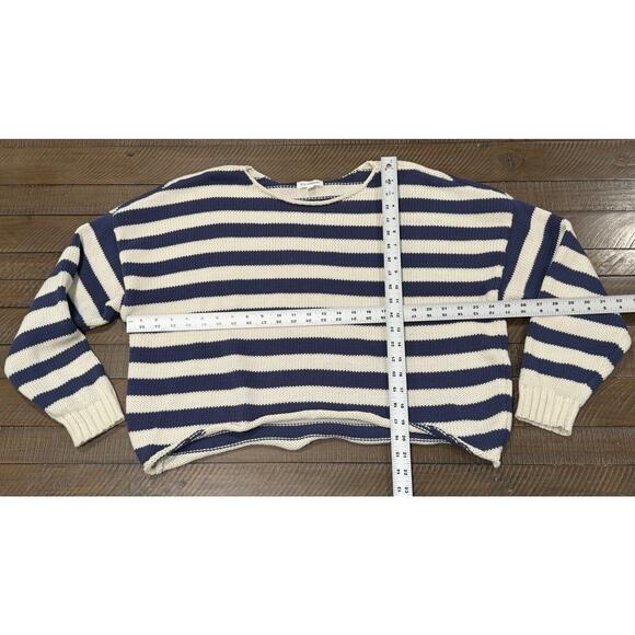 BLU PEPPER Blue/White Stripe Cropped Knit Slouchy Sweater - Size L - Picture 3 of 7